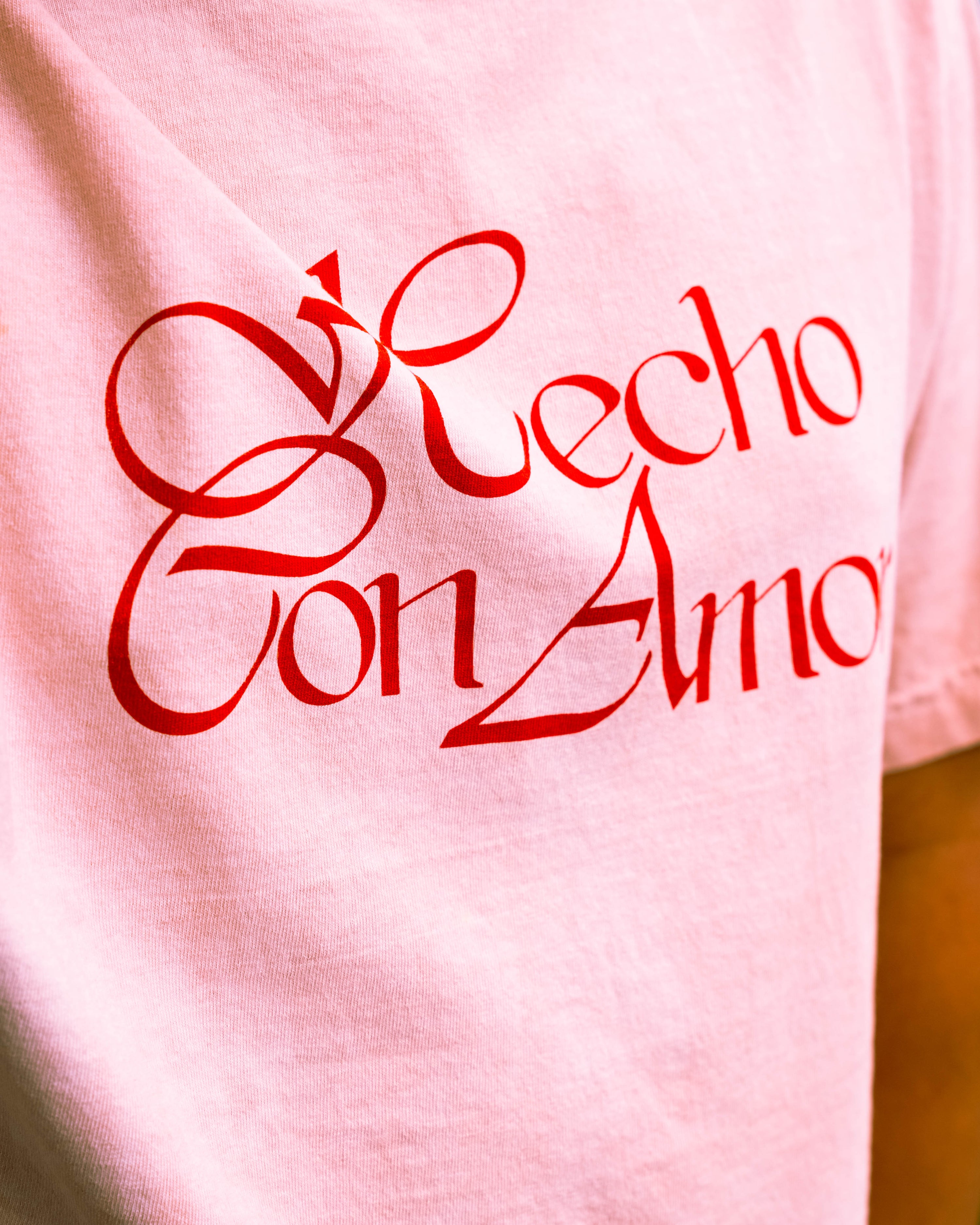 Hecho Con Amor — T-shirt